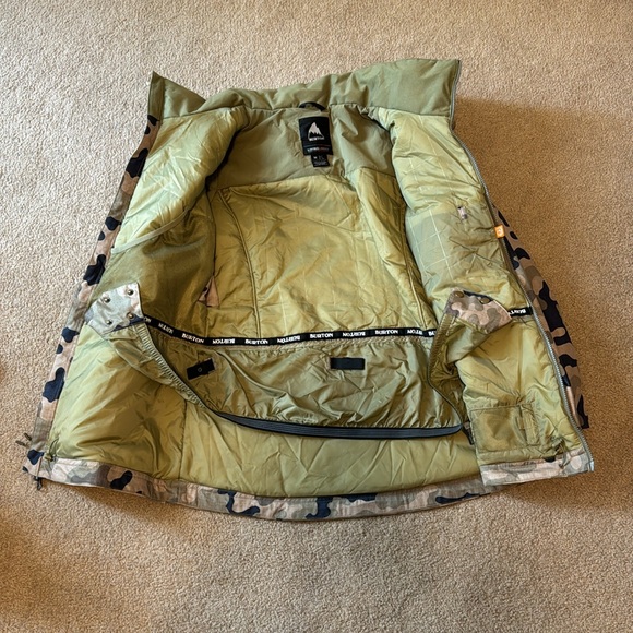 EUC Burton Lelah 2L Jacket -Camouflage - Picture 8 of 8